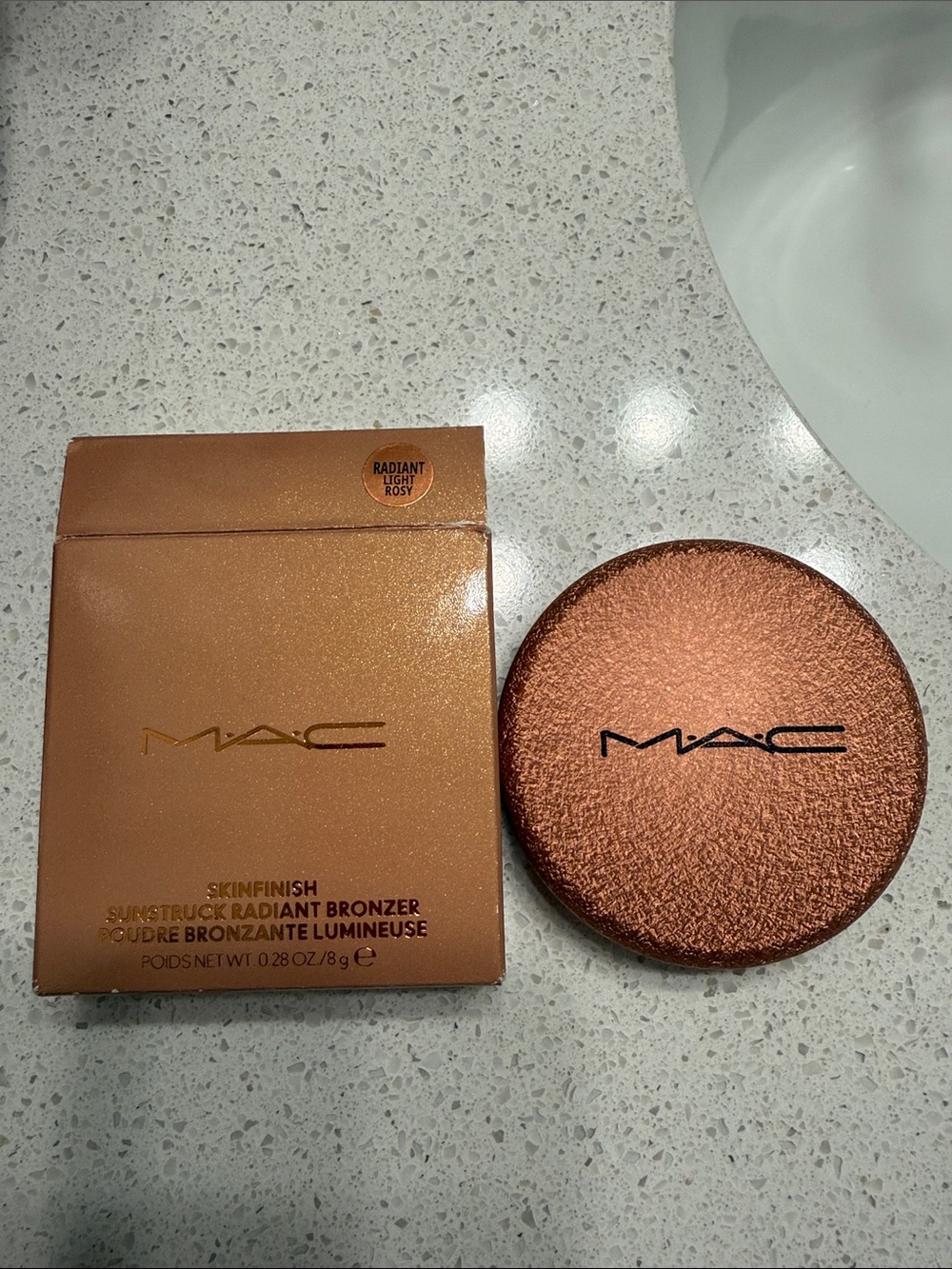 MAC Cosmetics Bronzing Skinfinish Compact in Radiant light Bronze